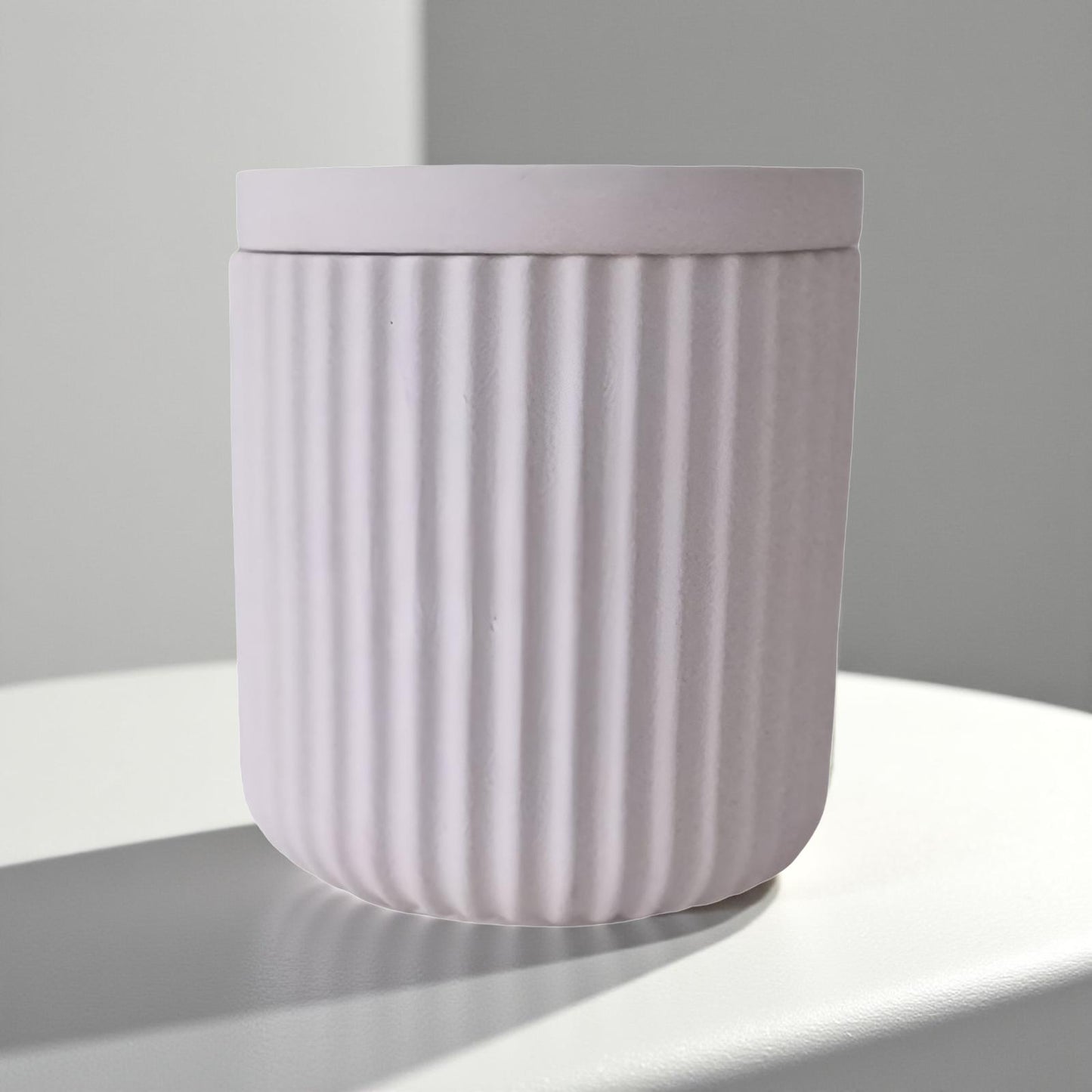 Dekoschale mit Rillen aus Raysin